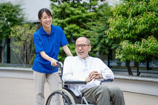 常勤介護職員募集！